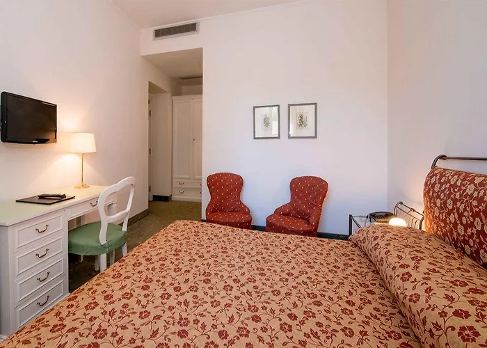 Hotel Du &