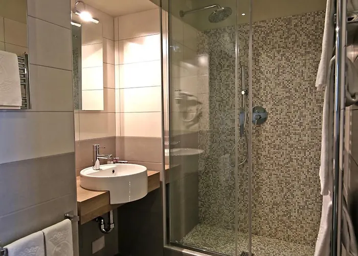 Hotel Du & 3*