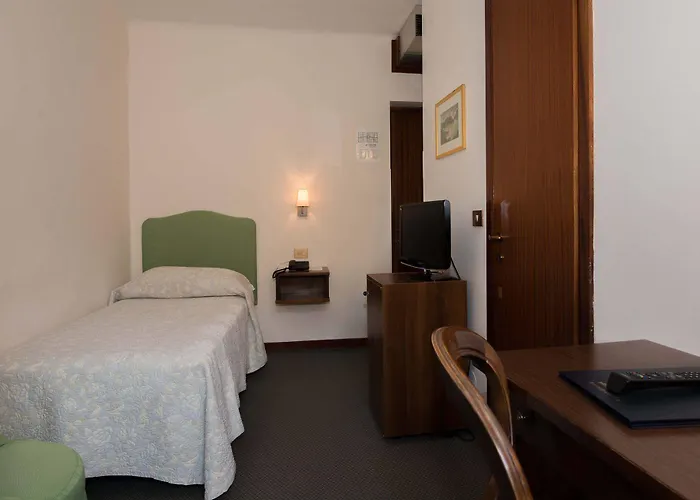 Du & Hotel 3*