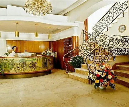 فندق دو لاك 3*
